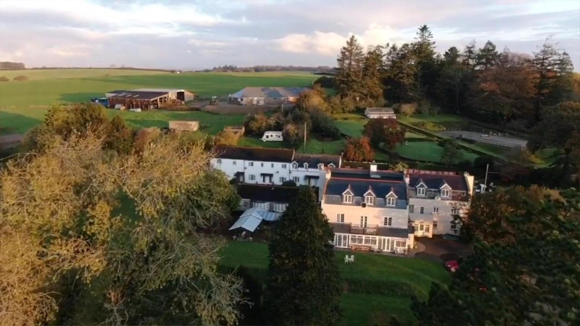 No 4 Trelawney Apartment - Onsite Bar - Restaurant - Horse Riding Menheniot Exterior foto