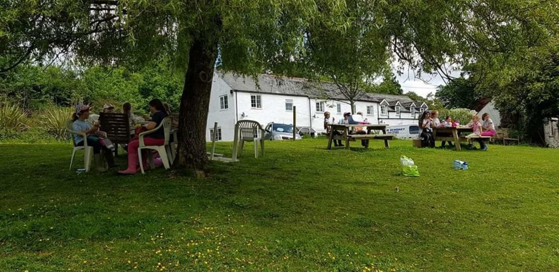 No 4 Trelawney Apartment - Onsite Bar - Restaurant - Horse Riding Menheniot Exterior foto